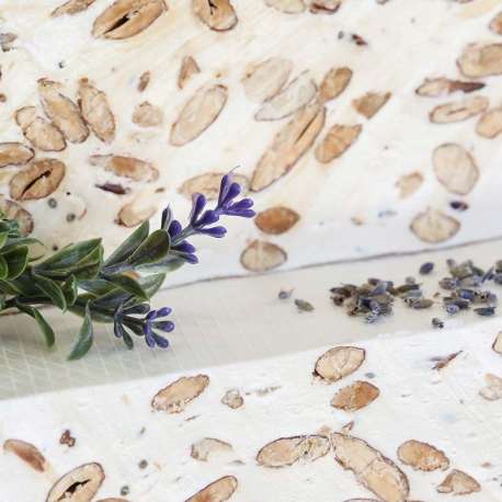 Nougat blanc tendre aux fleurs de lavande de Sault