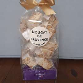 Einzeln verpackter Beutel aus assortiert zartem weißem Nougat