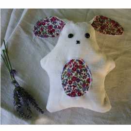  Kleines Kaninchen mit Lavendel