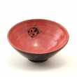 Rote handgefertigte Schale mit Marienkäfer-Dekoration